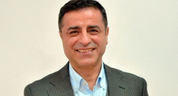Demirtaş'tan Gözle Görülür Adım Çağrısı: Siyasi Süreçte Yeni Bir Dönem mi Başlıyor?