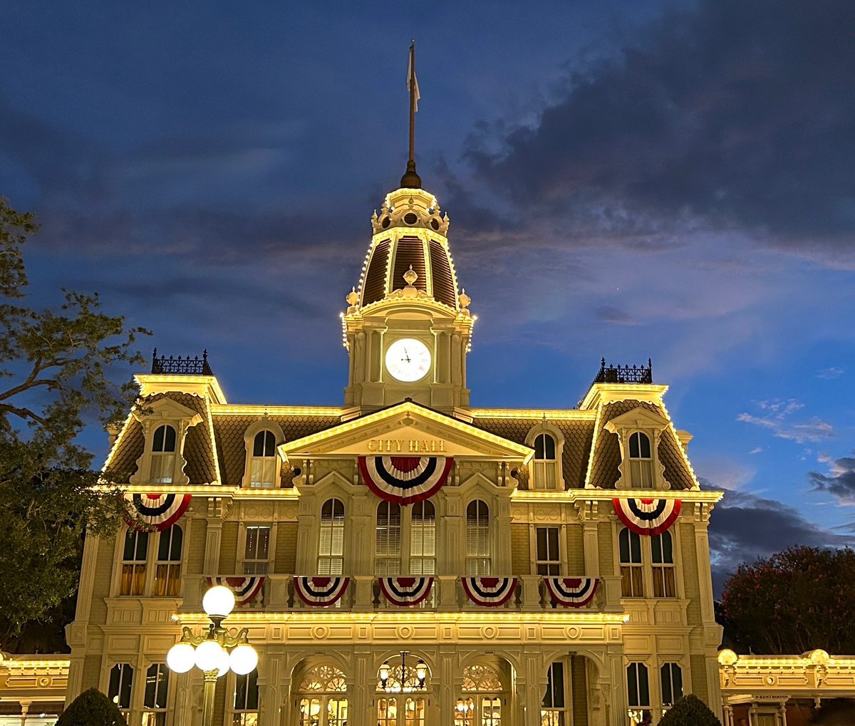 DisneyDad9's tweet photo. Here it is… your daily moment of Disney zen 

📸 @RitasAdventures https://t.co/JNFrRtEfUh