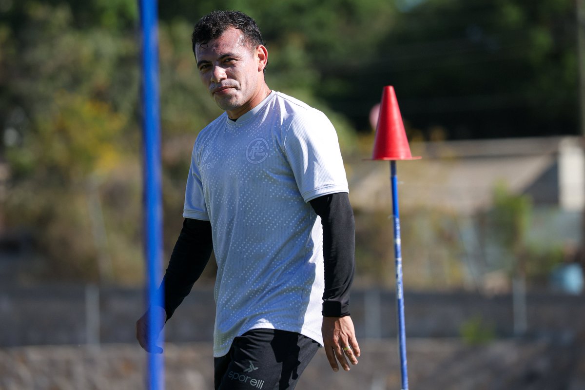 atleticolapaz's tweet photo. Es parte del proceso ☀️🥵.

El calor a tope, el sol saludando desde temprano pero los aurinegros 🟠⚫️ aguantando y superando la pretemporada.

¿Calor rico o no?

#SomosPAZion https://t.co/x49LvUzYgE