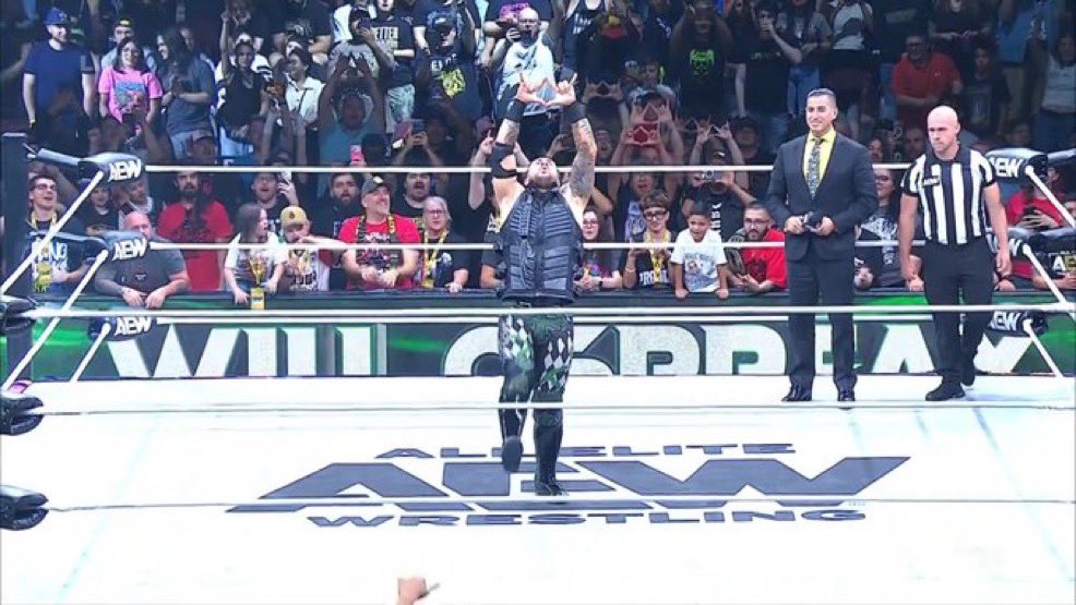 speed25657's tweet photo. #AEWDynamite let’s goooooo https://t.co/MofCUEmuJb