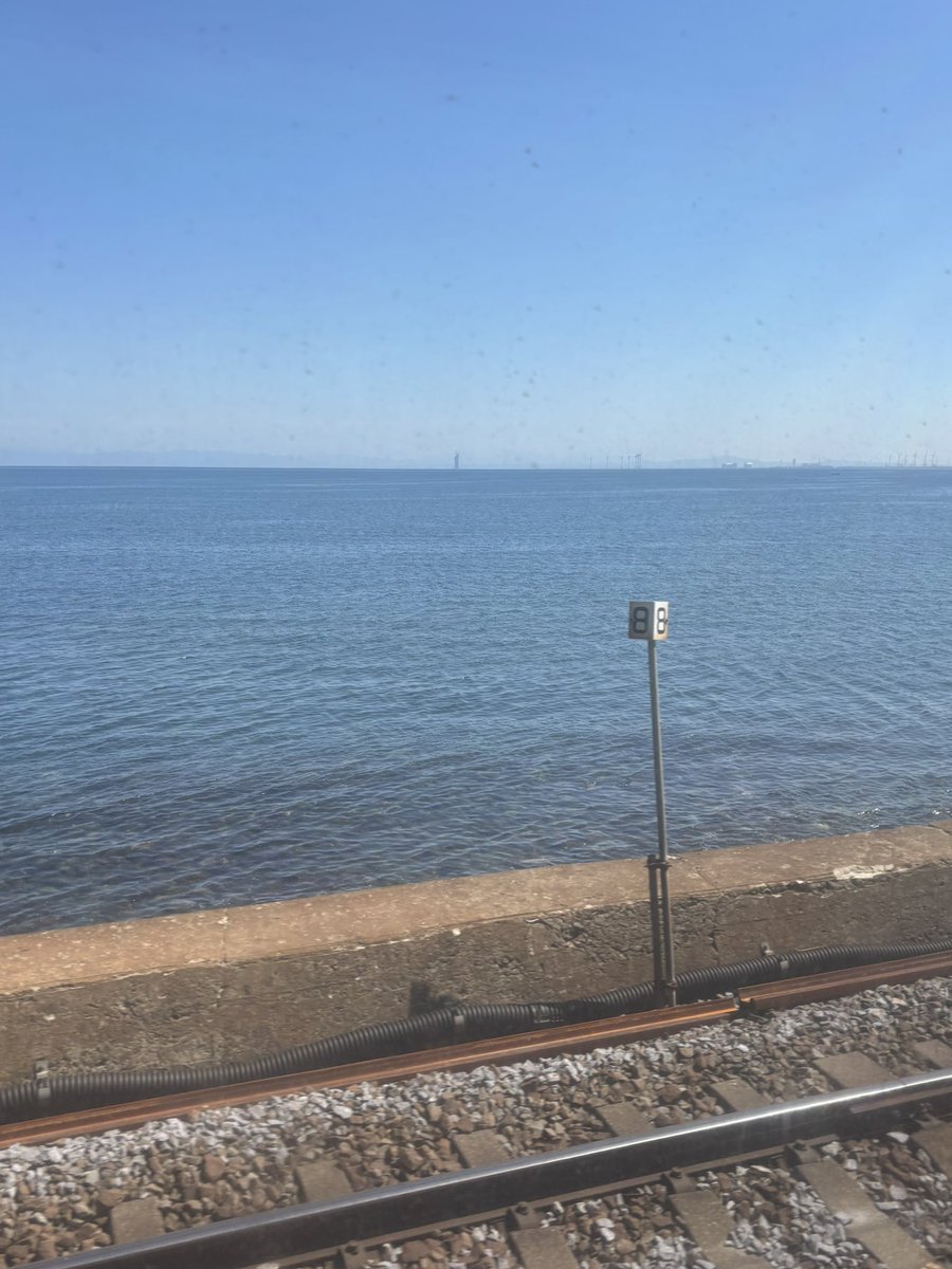 FF11unicorn's tweet photo. 出張
日帰り

今朝の地震で慌てて出勤して帽子落としました…
良い天気…デスネ… https://t.co/raRSOYXDn4