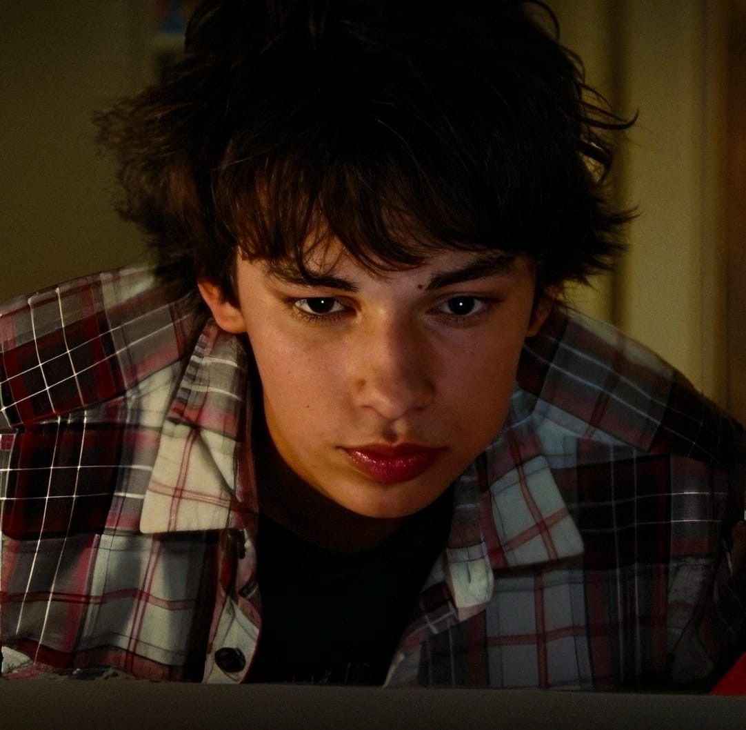 spideycums's tweet photo. Rodrick pretends to be the brave older brother, but in reality, he's his friends' cock sucker https://t.co/QqubnbwLX4