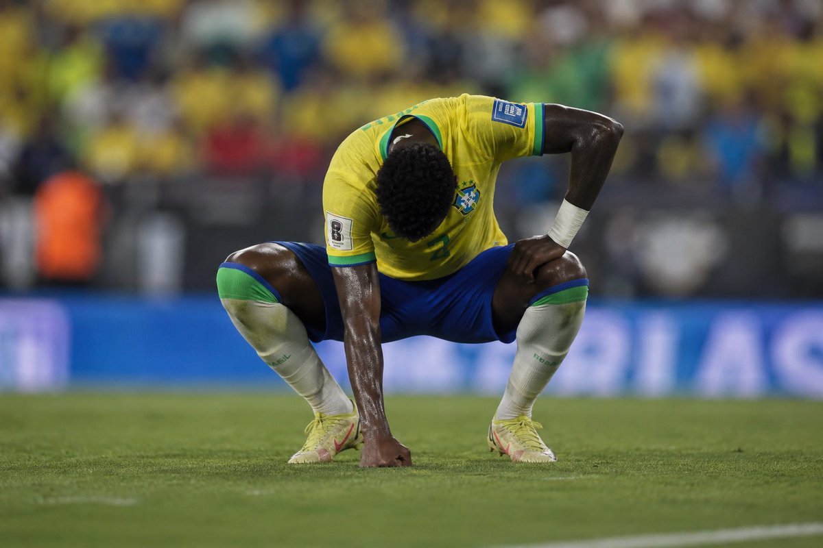 natantan's tweet photo. Momento em que Vini Jr., usuário da Fut Fut no Mi ativa o Gear 2 para marcar 3 gols contra a Escócia (1 gol anulado pelo árbitro com uma kairoseki) #WorldCup https://t.co/ZLcOr21Sj5