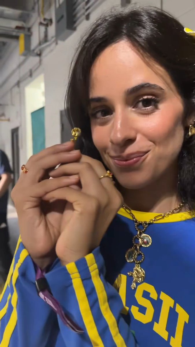 NoDoubtImaLiar's tweet photo. camila is our world cup champion 🏆 https://t.co/XIY9Y7iyH5