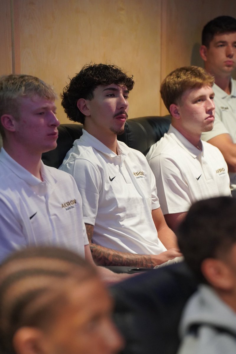 ZipsMBB's tweet photo. Thank you @RJ_Nemer for stopping by to share your story, your passion for the University of Akron and your vision for the future of Zips Basketball. #YES

#GoZips🦘 https://t.co/ZTzxYHhQ2A