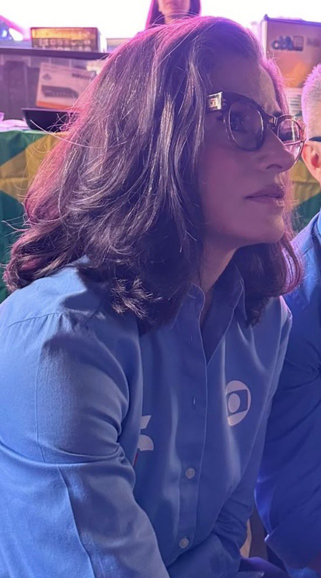 angiejoliex's tweet photo. tópico nariz perfeito https://t.co/q9Tx5wIyvs