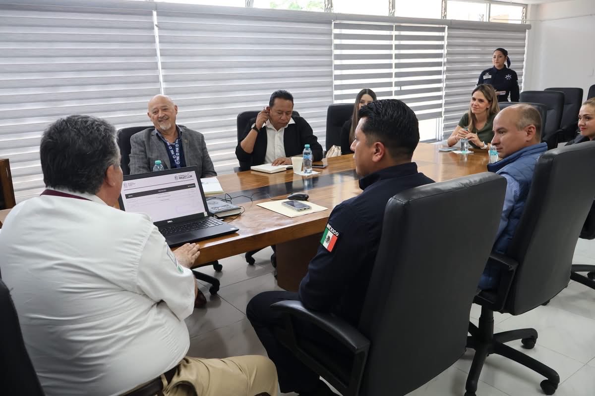 daniDlosantos's tweet photo. En el marco del Día Mundial contra la Trata de Personas, sostuvimos una reunión para fortalecer el trabajo interinstitucional.

La coordinación permite ampliar la atención, acercar información a las familias y reforzar acciones por su seguridad y bienestar. https://t.co/DpRdZNneNB