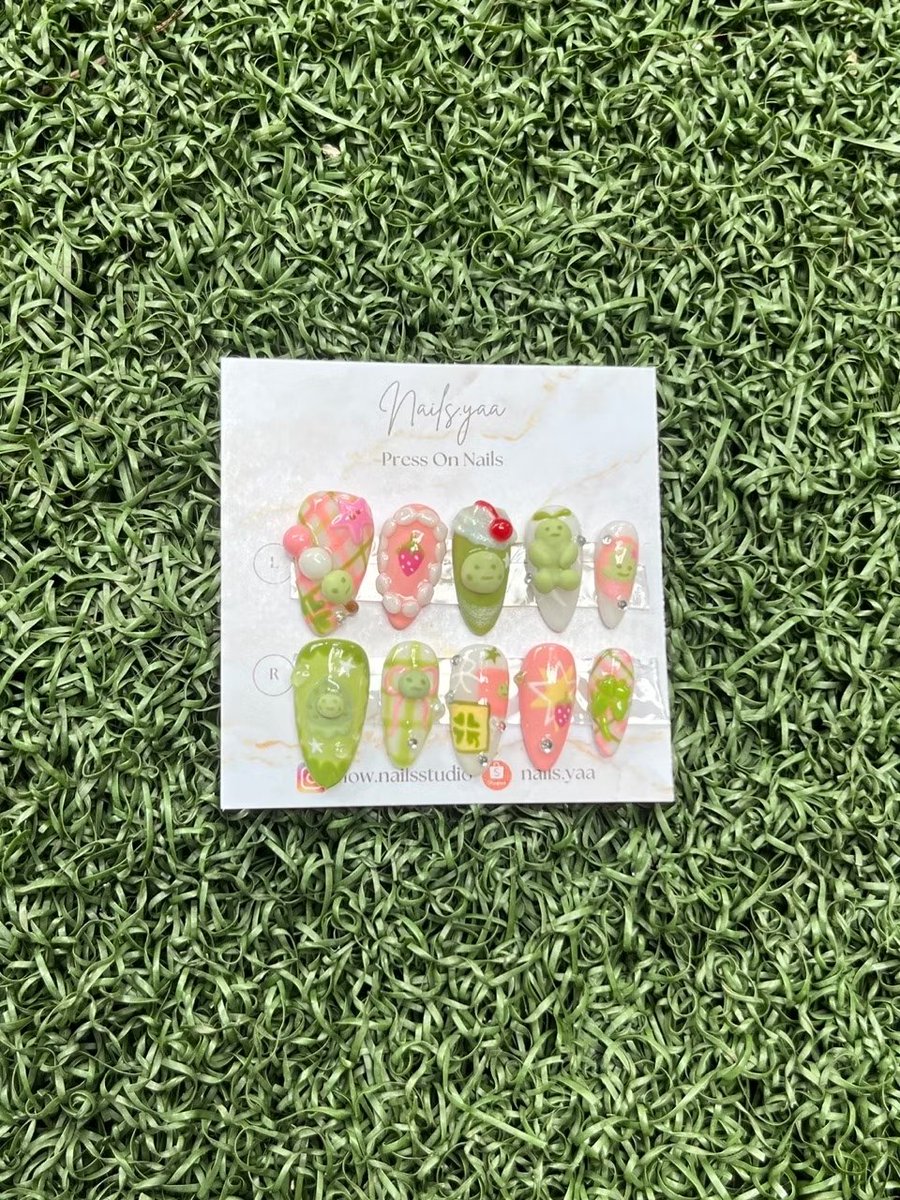 Lzeviowsa's tweet photo. HWHWHWH PRESS ON NAILS AK YANG PALING LUCU NAN IMOETTT https://t.co/7EtK55PxBw