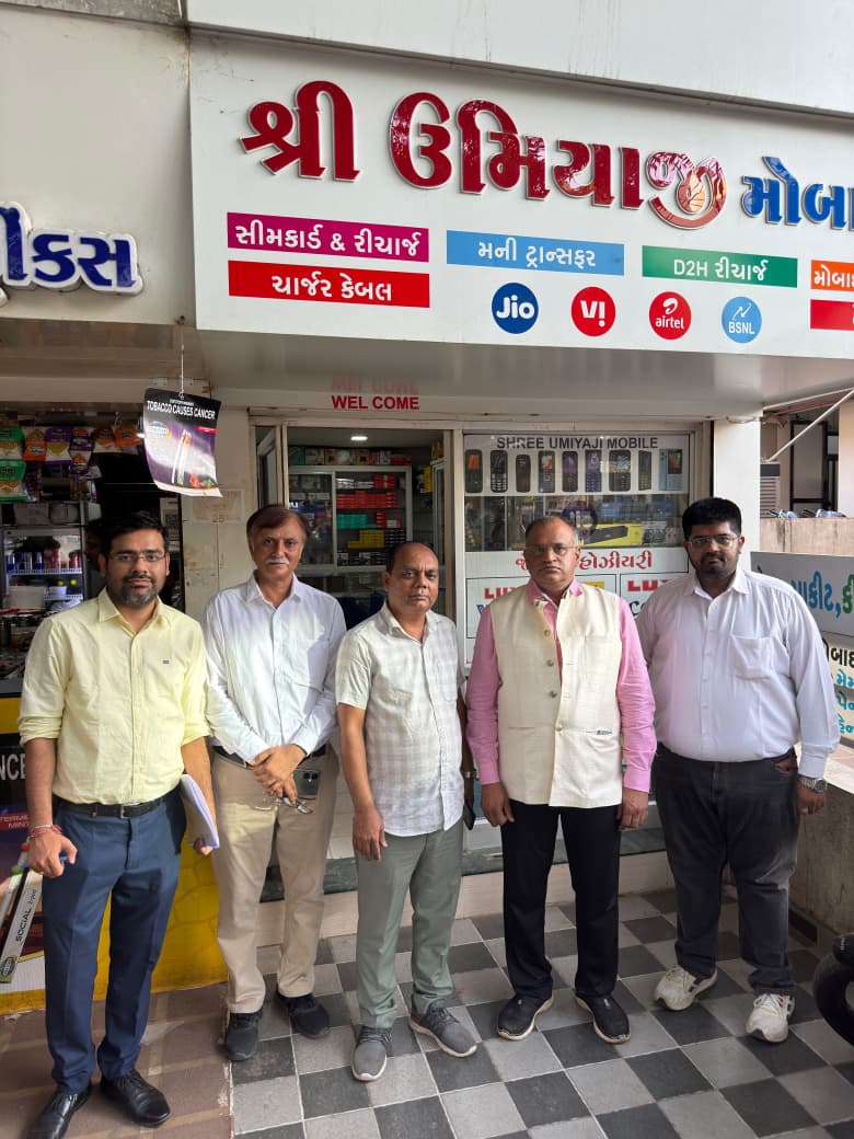 Guj_LSA_DoT_MoC's tweet photo. Under the able guidance of Addl. D.G. (T), Gujarat LSA conducted Point of Sale (PoS) inspections jointly with RJIL, VIL, and BAL at Rajkot. During the inspection, compliance with the PoS Guidelines dated 31.08.2023 was verified. The overall PoS operations and adherence to prescribed procedures were found to be satisfactory.

#Telecom #DoT #DigitalIndia #Internet #Connectivity
@JM_Scindia @PemmasaniOnX @PIB_India @pib_comm @DDNewsLive