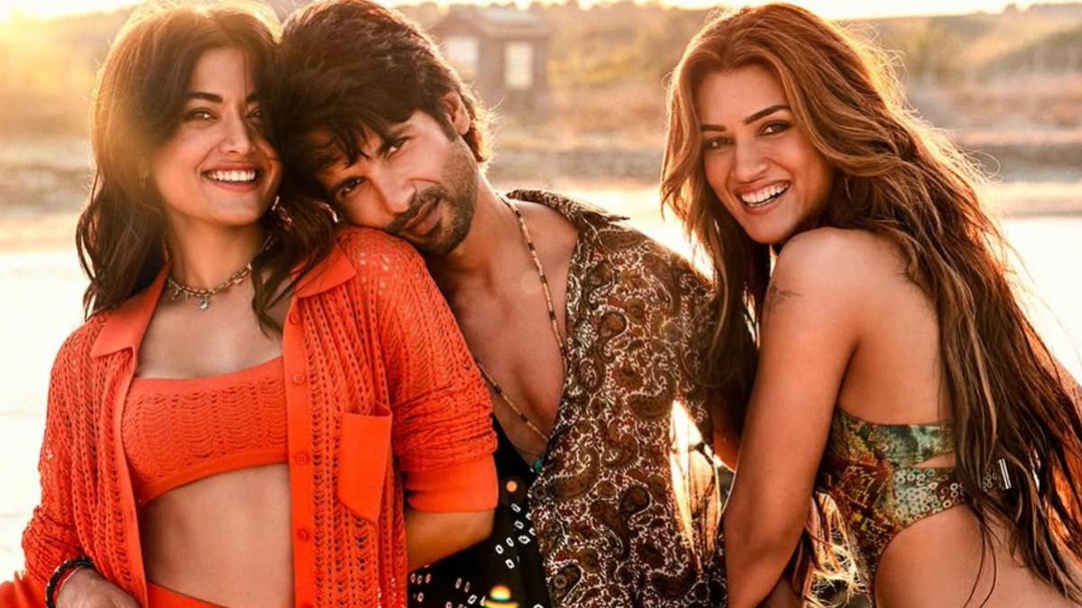 vicky_xzone's tweet photo. #Cocktail2 is steady at the box office, need big jump in terms of recovering the 150 cr budget.
#NBOC 66.5 cr.

#shahidkapoor #rashmikamandana #kritisanon https://t.co/vTWg1zIJpP
