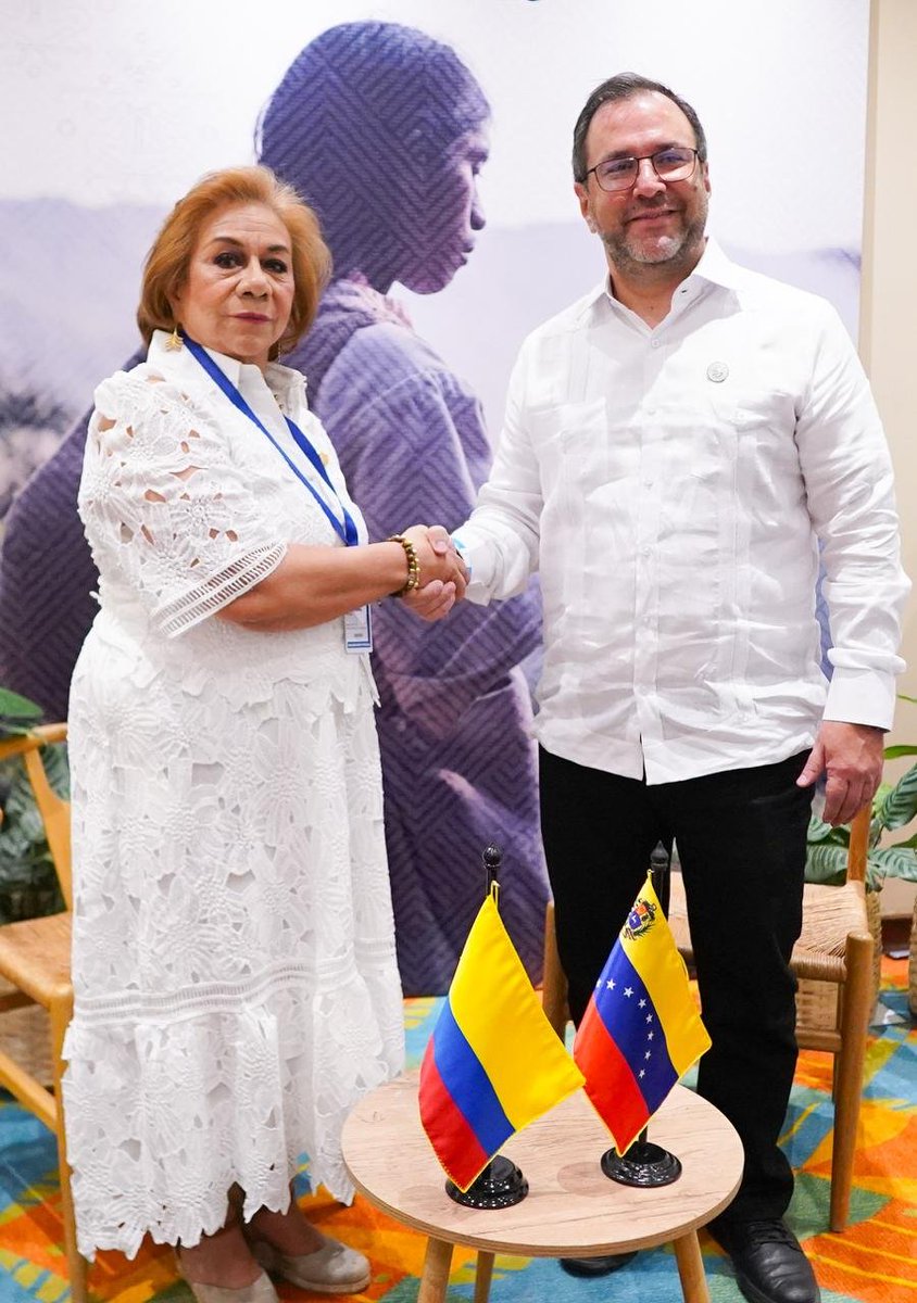 yvangil's tweet photo. Hemos recibido una llamada de la Ministra de Relaciones Exteriores de Colombia, Rosa Yolanda Villavicencio, quien ha expresado un mensaje de solidaridad hacia todo el pueblo venezolano en este momento tan difícil. En respuesta, hemos transmitido nuestro más sincero agradecimiento, tanto del Gobierno como del pueblo de Venezuela, por sus sentidas palabras y su valioso apoyo.