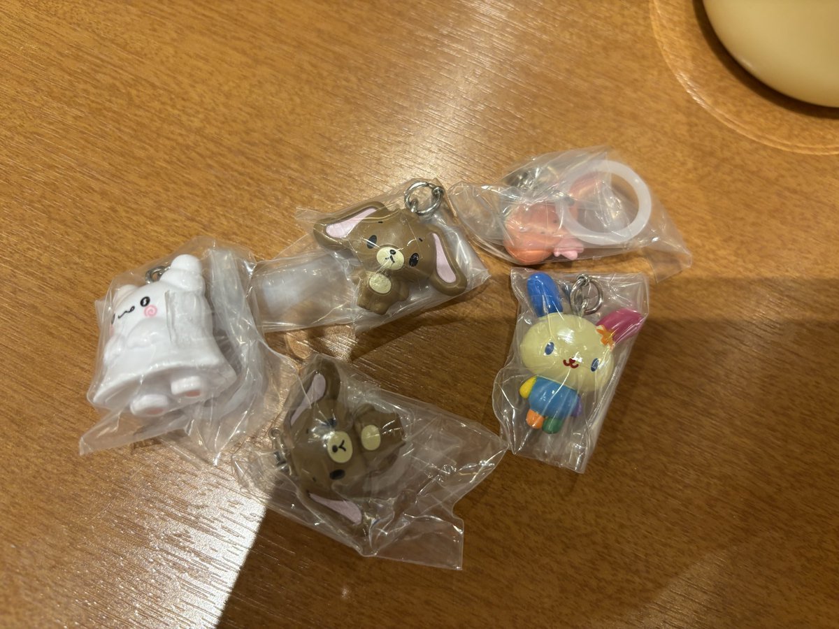 ktpn15's tweet photo. サンリオ めじるしアクセサリー オールスターズ part2 交換

譲:ウサハナ、はなまるおばけ、くろうさ✖️2
    KIRIMIちゃん
求:コロコロクリリン
#サンリオ　#ガチャガチャ　#めじるし https://t.co/eKaoBipxKf