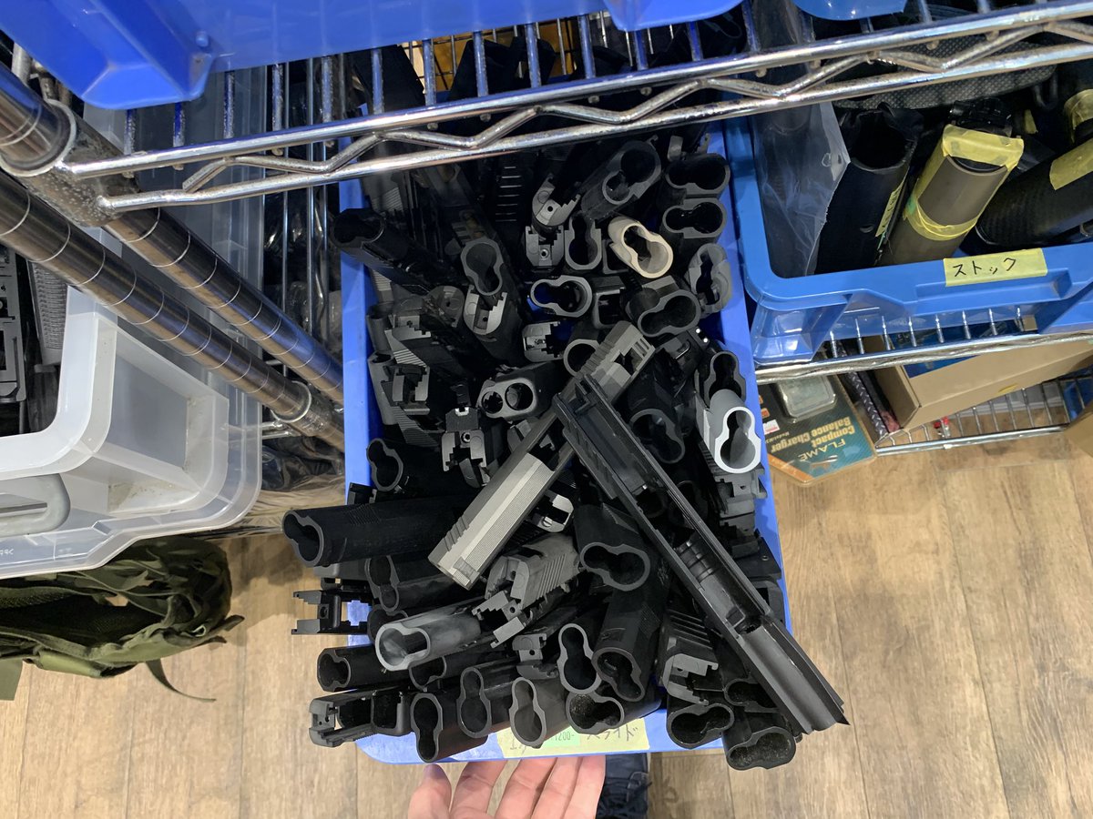 gunshop_system's tweet photo. 中古コーナーにジャンクのハンドガン パーツ大量に入荷しております‼️

ジャンク大好きの上級者さんは是非お立ち寄り下さいませ💁‍♀️ https://t.co/gOnnD3FBxP