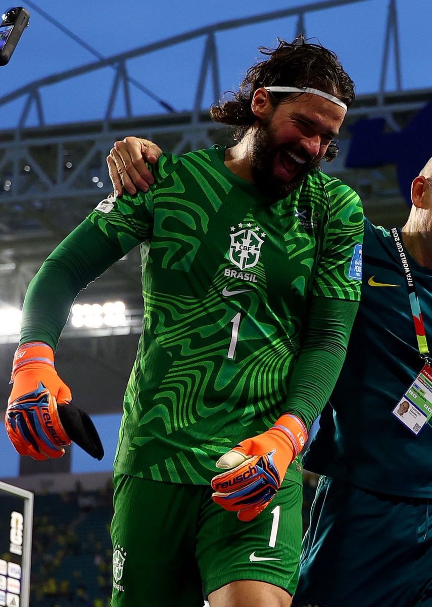 SamueILFC's tweet photo. Our Goalkeeper. 🇧🇷 🧤 https://t.co/V8ZDWkdVUY