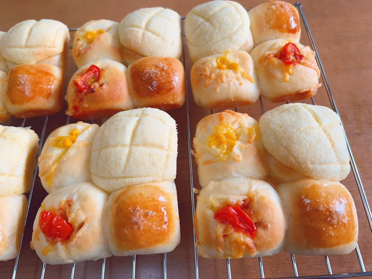 chi_090816's tweet photo. 今月何回目？のパン作り🍞🍞🍞 https://t.co/cWZq1HtYYC