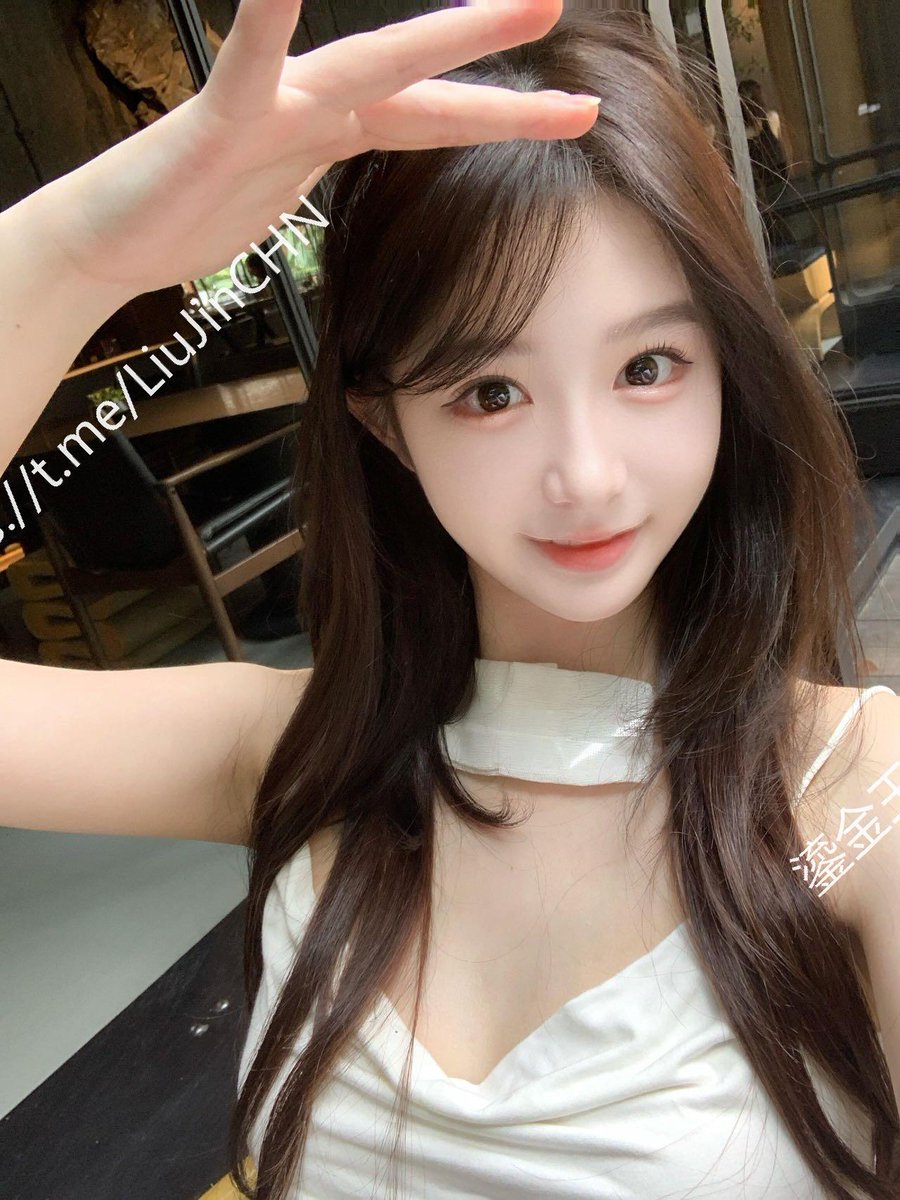 SimpleTay_xo's tweet photo. 念天地之悠悠，独怆然而涕下  
锦瑟无端五十弦，一弦一柱思华年  
落花人独立，微雨燕双飞 https://t.co/ISPe1oHR9U