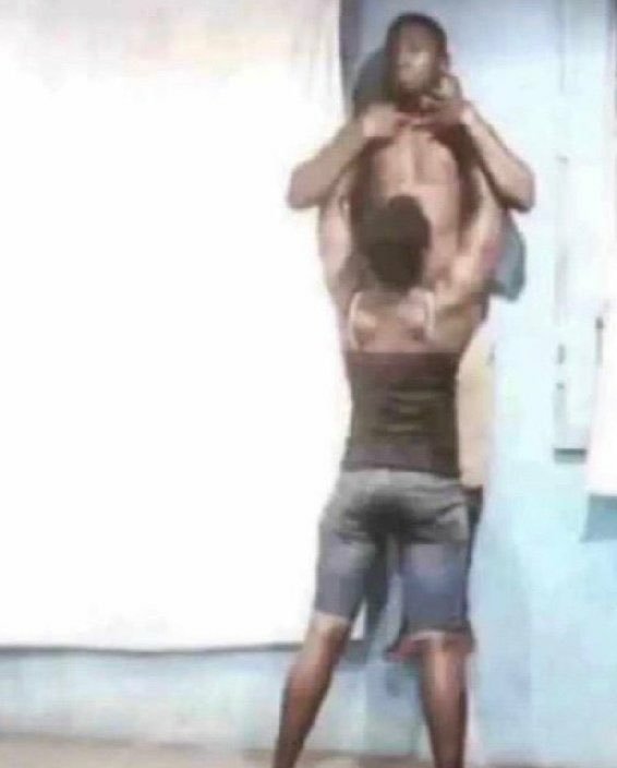 zamaniii00's tweet photo. See woman wey promise me peace of mind 💔😑 https://t.co/AYltJWvDqQ
