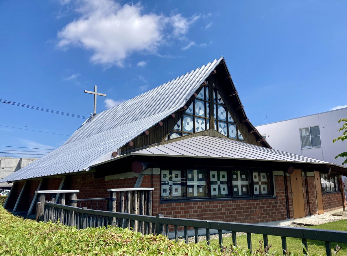 gold_crowd's tweet photo. 社員旅行in北海道
いよいよ旅も終わりを迎え、
名古屋へ帰る時がきました✈️

今回の旅では、
歴史ある有名建築や
たくさんの素晴らしい文化に
触れてまいりました🏛️✨

建築物が紡ぐ歴史や、
街と調和するデザインの美しさは
不動産を扱う私たちにとっても
大変深い学びとなりました🧐

この学びを日々の運営に
活かして行けるよう、
明日からまた名古屋で
頑張ってまいります💪✨