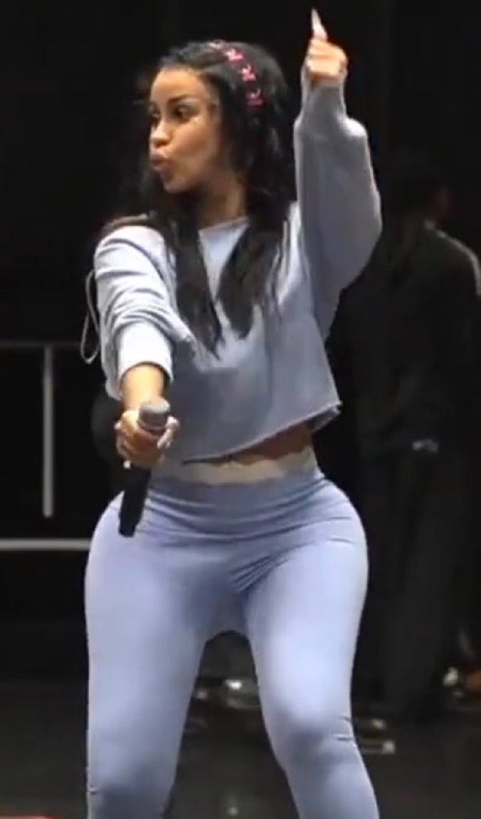 baps2024's tweet photo. @Angiepope2025 @Mzthangggg Every time somebody mention Nicki here tf you come dick sucking ass bitch https://t.co/jptTlKXM54