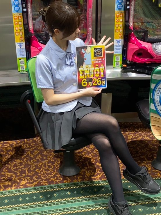 fujiko_nirayama's tweet photo. こんばんは
リラです💕

1枚目は友達からおススメしてもらったポーズ😀
レモン少年❣️

明日6/26は9：00オープン✨

ＥＮＪＯＹ 　ＦＵＪＩＫＯ❣️

お待ちしておりまーす🙂 https://t.co/Vtgv4odMA8