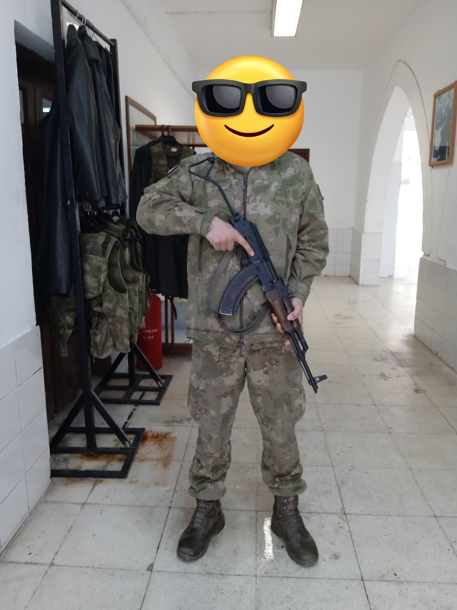 enestega's tweet photo. @ms8955a @trip_to_valkiri MPI-KMS 72S kullandık bok gibi silah yağmur yağında direk paslanıyor fotoğrafta ki kişi benim Kıbrıs'ta yapmıştım askerliği https://t.co/OtQnL9RTcn