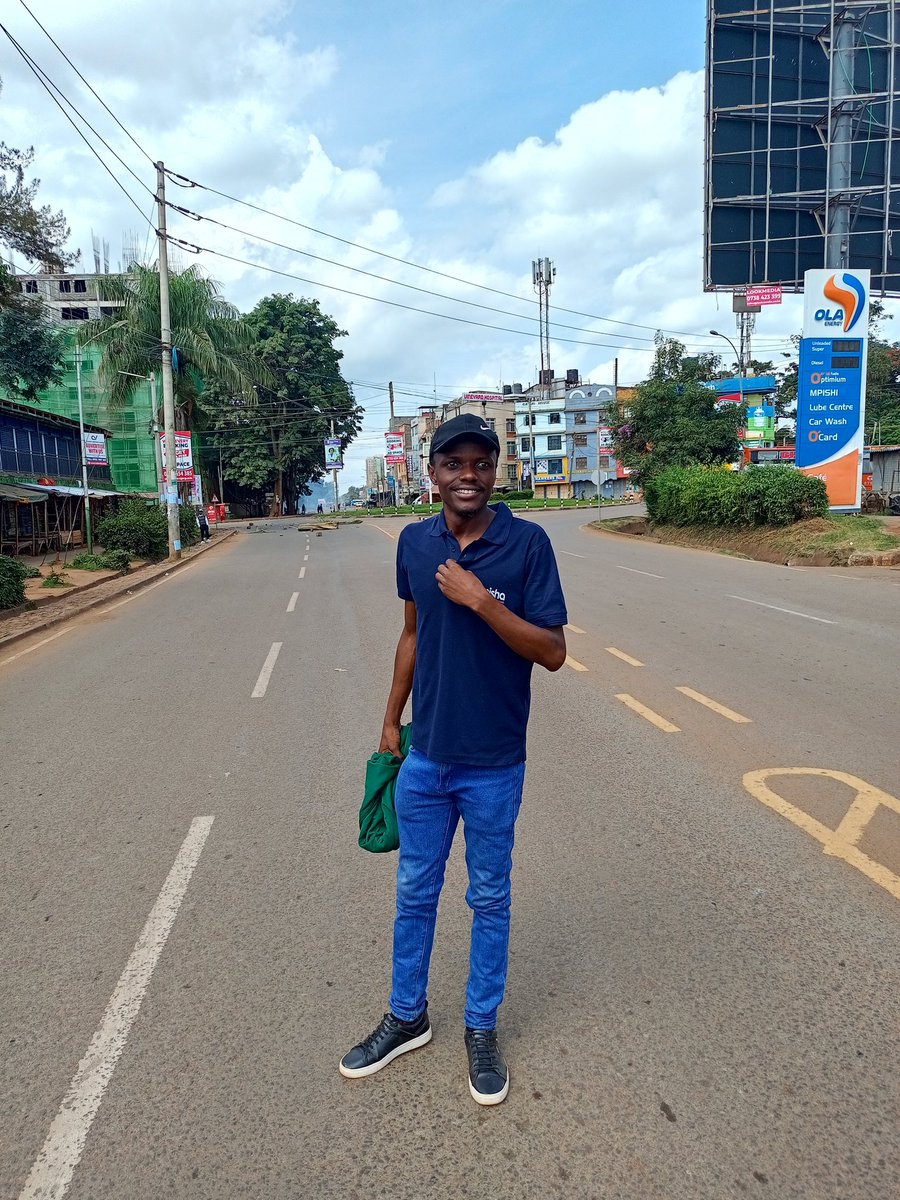 ComradesPrezo01's tweet photo. #JusticeForOurMashujaas vijana tuko Rada. Thika Superhighway deserted. All roads to Nairobi CBD.  Ukiona Sijatweet for one hour .... https://t.co/yETL9Ilr8B