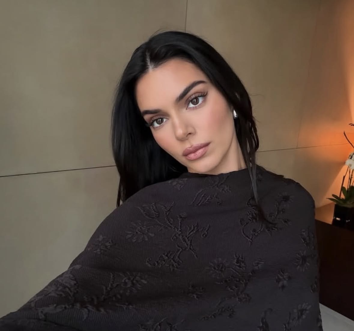 yslgirlx's tweet photo. Kendall jenner https://t.co/PNuXRrrIrV