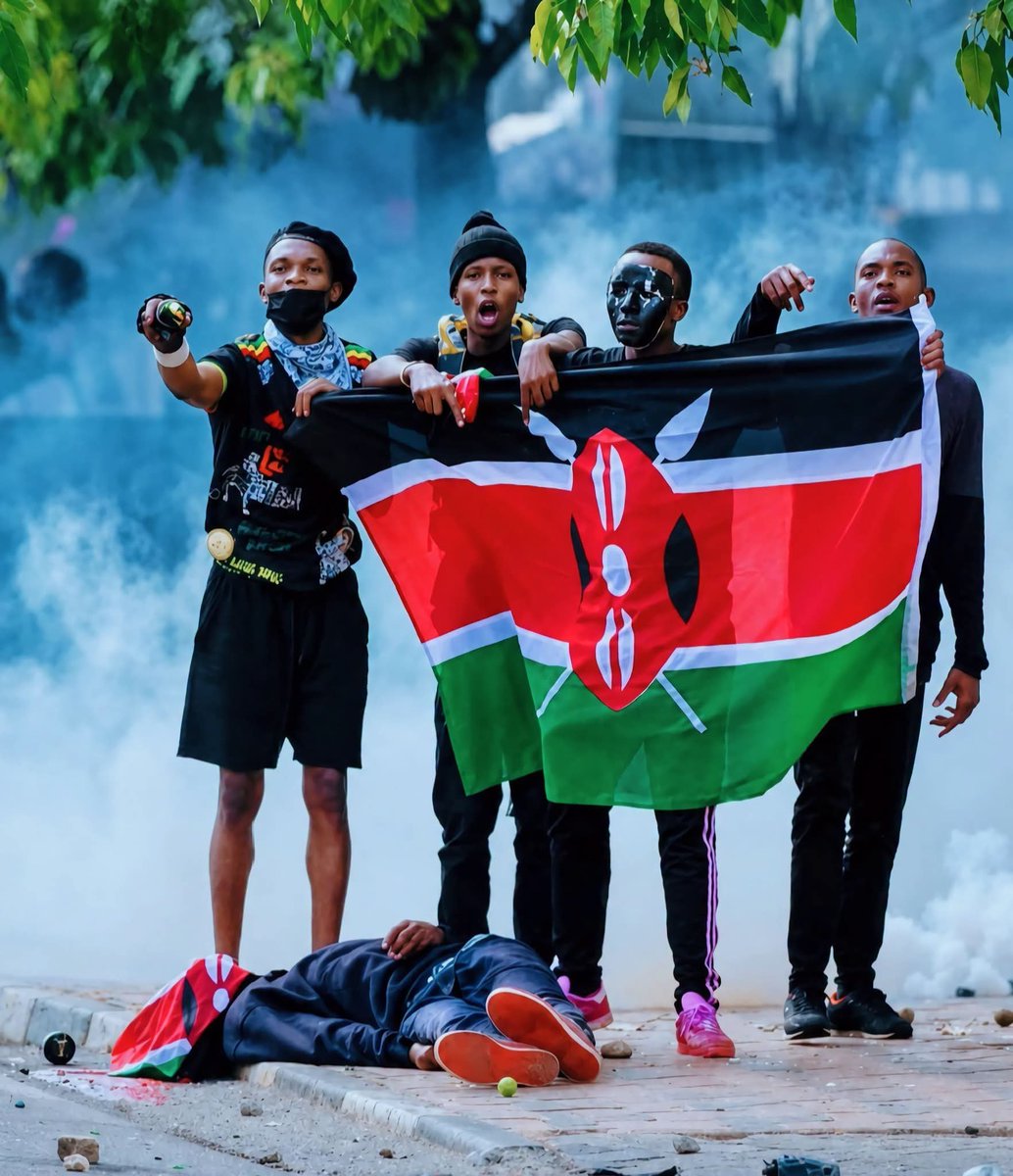 ComradesPrezo01's tweet photo. #JusticeForOurMashujaas https://t.co/XOB0lAasTO