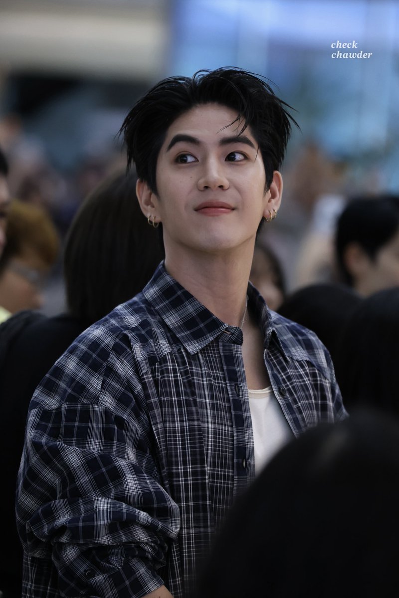 checkchawder's tweet photo. แป๋วมากกกกกกกก 👀✨

SEA STANDOUT IN EMBASSY
#MatinKimMagazineTH #sea_tawinan https://t.co/4H3TB69Mqr