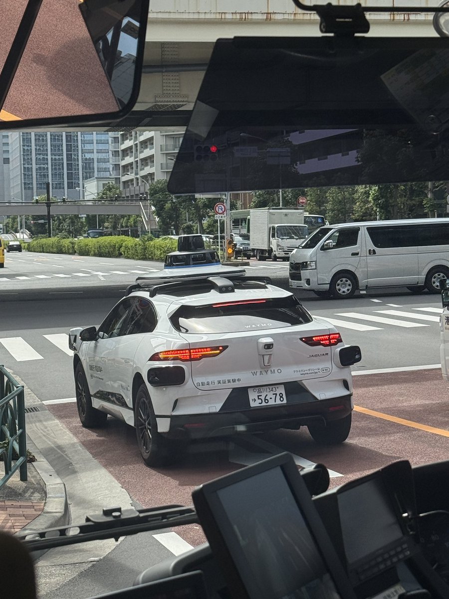 ownb_kim's tweet photo. Waymo in tokyo!!!🗼 https://t.co/dgNRfPfr5Y