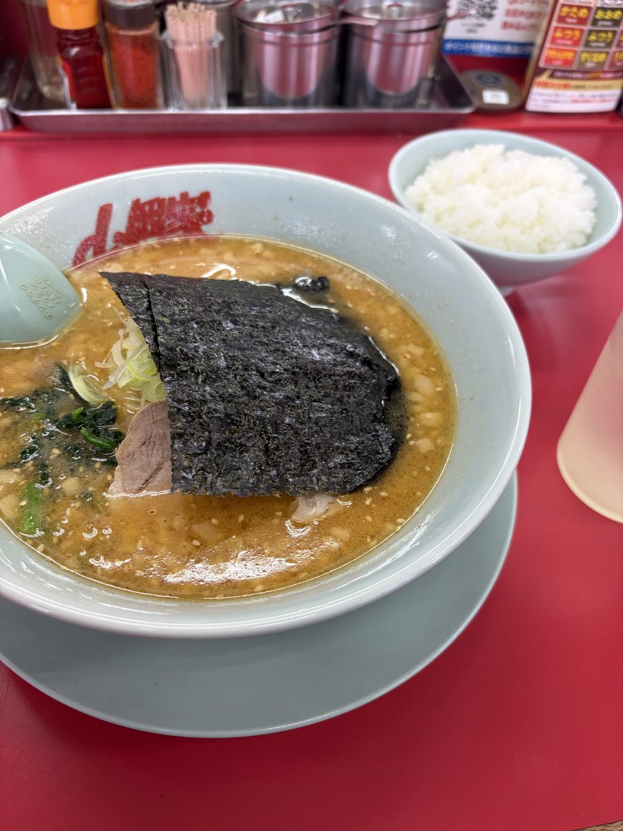 DNuce777's tweet photo. カットとカラーとラーメン🍜
特製みそ普通多め濃いめ＋変更。

正直にいつもの店舗のが美味しかった🤔 https://t.co/LVvvfBEjs9
