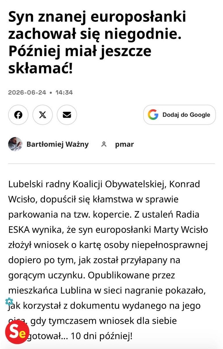Michal_Moskal's tweet photo. 💥Syn @WcisloMarta123 jednak nie miał uprawnień do parkowania w miejscu dla osób niepełnosprawnych?!💥

Kilka dni temu @JawnyLublin ujawnił bulwersująca sprawę Konrada Wcisło, radnego @Obywatelska_KO @Miasto_Lublin oraz syna europosłanki Marty Wcisło. 

Został on przyłapany i nagrany przez mieszkańca Lublina na tym jak parkował swoje BMW za kilkaset tysięcy złotych na miejscu dla niepełnosprawnych. Radny tłumaczył się tym, że przez roztargnienie położył na desce rozdzielczej swojego samochodu kartę osoby niepełnosprawnej która należy do jego ojca. Sam zarzekał się, że także ma taką i może na takim miejscu parkować. 

Teraz @eska_pl ujawnia, że chyba syn @WcisloMarta123 minął się z prawdą, mówiąc bardzo delikatnie. Bo wniosek o wydanie takiego dokumentu złożył dopiero w poniedziałek 22.06. 

Czyli mówiąc wprost: podbierał miejsce parkingowe w Lublinie osobom, którym niepełnosprawność autentycznie ogranicza możliwość poruszania się i załatwiania codziennych sprawunków. 

Jest to doprawdy obrzydliwe. Kolejny przykład uprzywilejowanego dzieciaka z @Obywatelska_KO, któremu wydaje się, że Polska jest folwarkiem a on jest Janem Pawłem Adamczewskim. (W sumie część scen 1670 kręcono w @Miasto_Lublin).