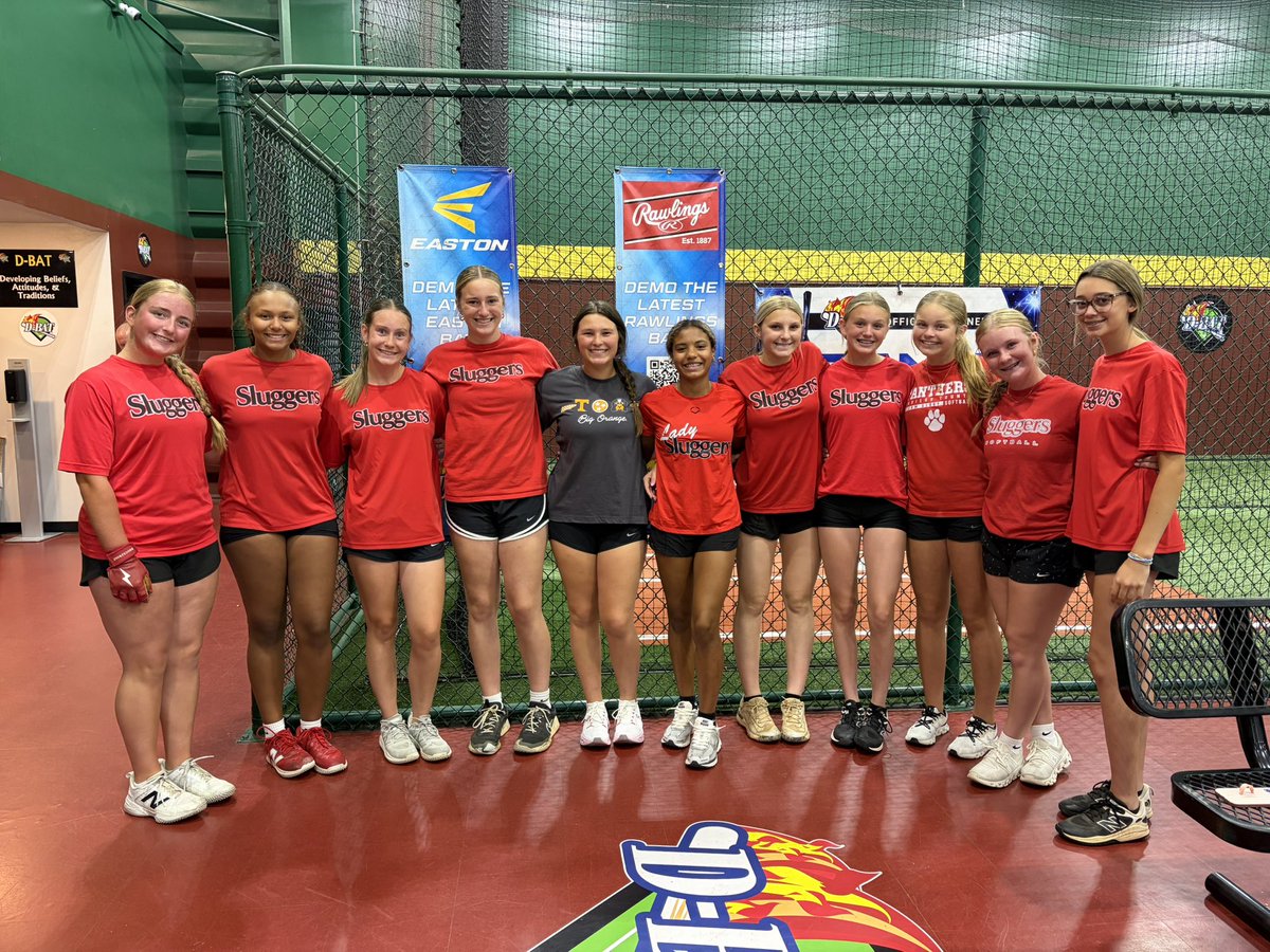 Sluggers2030's tweet photo. Putting in some work at D-bats tonight. https://t.co/5pgo5LBfKF