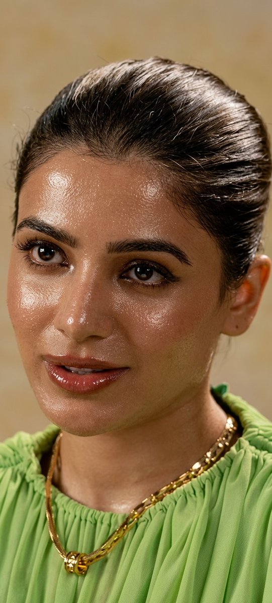 HardcoreSamFan's tweet photo. Face Card 100/10 🥵🥵🥵
#SamanthaRuthPrabhu https://t.co/BJa2ZgX21T