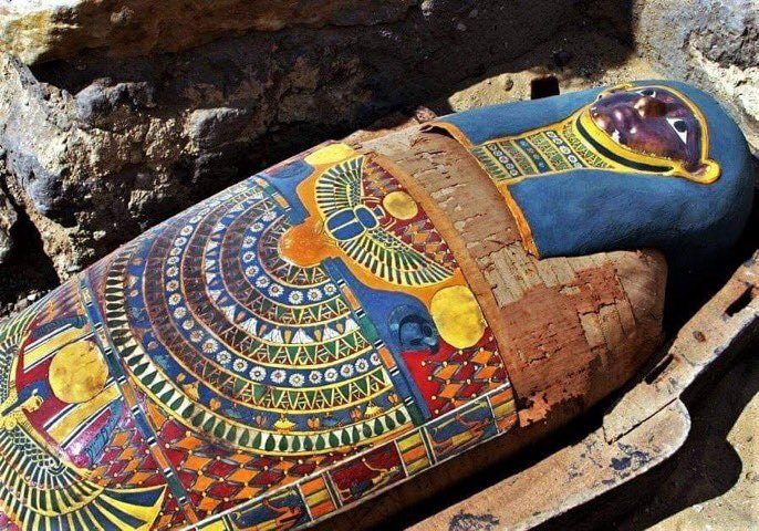 452_daisy's tweet photo. A 2,300 year old Egyptian sarcophagus displayed as found at the Sakkara pyramids south of Cairo, May 3, 2005 https://t.co/3YrNe15OkK