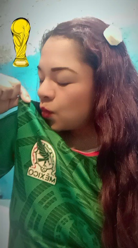 ErikaGarci20109's tweet photo. #gooooool #mexico #fifa #VamosMéxico 🇲🇽🏆 Creo en ti #copamundial 2-0 https://t.co/aiGpyO6UWT
