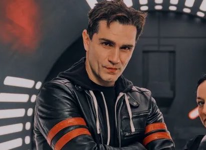 sw_holocron's tweet photo. Sam Witwer on how he was brought in to “rescue” an unknown Star Wars project:

“Someone who’s in the know who’s under an NDA knows that I came in and did something where I kind of helped rescue something. And they go, ‘Man you should be able to write your own ticket at Lucasfilm having done that.’”

(Source: https://t.co/nza7SXxOtZ)