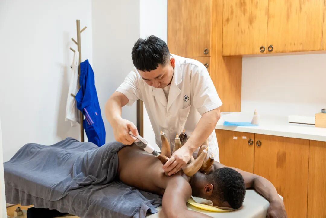 MeetQionghai's tweet photo. Boao Lecheng Medical Tourism Service Center is now open! Built by Lecheng Authority with 12 accredited agencies, it offers end-to-end services — from airport pickup and translation to consultation, treatment, and follow-up. First-class medical care, resort-style experience. Come to Lecheng — where healthcare feels like a vacation!
#MedicalTourism #Lecheng #HealthTravel #WellnessTourism #OneStopService #HainanFTP #VisaFreeHainan