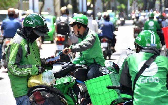 BovaBi38's tweet photo. Việt Nam mình được vậy ae tài xế đỡ khổ .Từ ngày 1-7, hai nền tảng gọi xe lớn nhất Đông Nam Á là Grab và GoTo sẽ giảm mức thu hoa hồng tài xế xe máy công nghệ tại Indonesia từ 20% xuống còn 8% theo quy định mới của chính phủ nước này. https://t.co/ol9f10Z3s3