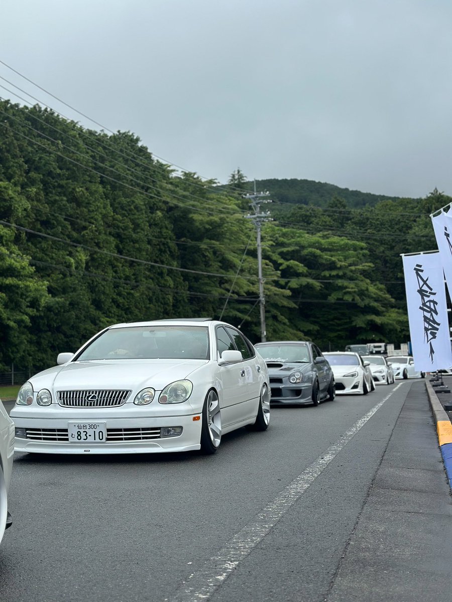 yack_sy's tweet photo. わかってはいた事だけど、USの世界は難しい。アリストという車種に絶望しかけてる笑
今回のカーフリ行って違う車欲しくなったくらい路頭に迷い始めてる😂
まっお金ないから無理だけどね😂 https://t.co/wnSDoku9r4