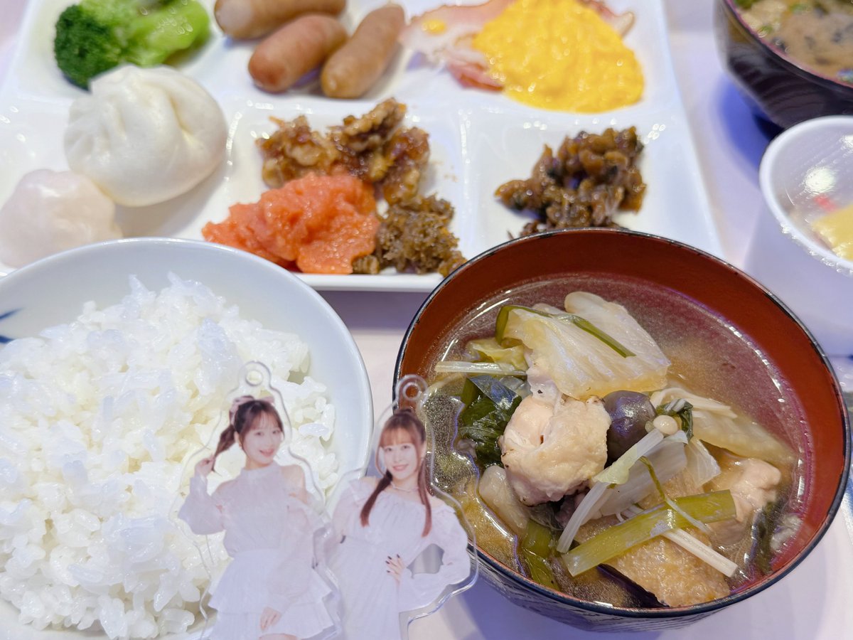 ayakanyon's tweet photo. 朝食たべてお腹も幸せ度もみたされた😊 https://t.co/O6Ac5XWBEU