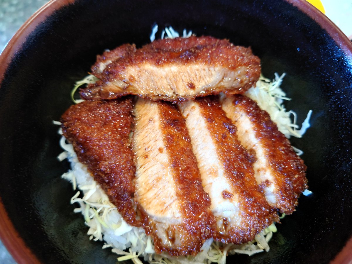 yassu64's tweet photo. 浜省もバンドメンバーも元気で最高の音を聴かせてくれた。ついでに会津観光も出来て楽しかったし、名物のソースかつ丼は絶品！ https://t.co/nDQgVb5dUC