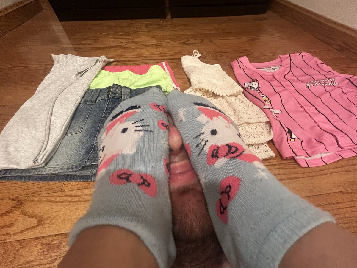 RoseGoddess_0's tweet photo. Another pov of my new things 🥰 https://t.co/NVg0R4f9uV