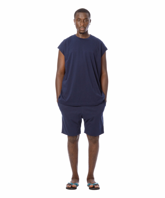 abc_1992's tweet photo. SANDINISTA  -NEW ARRIVAL-

★Overdyed Football Sleeveless Top

30番手糸のオリジナルブレンドコットン生地を使用した、胸にフットボール切り替えのあるスリーブレストップです。

https://t.co/ub3yVgrC8r https://t.co/1RmYzQRqh3