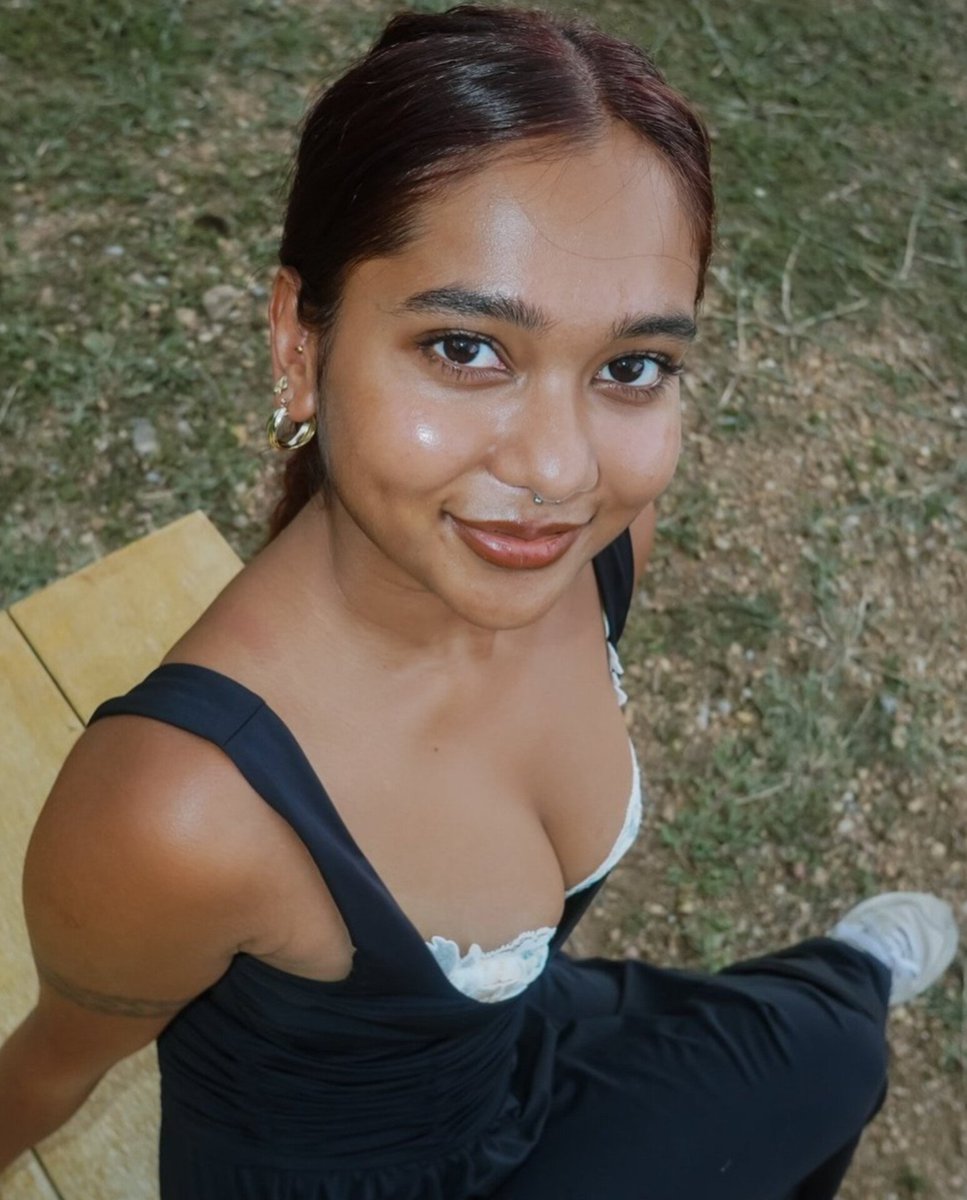 Bharathsuriya_'s tweet photo. Name: Mia Z 🇫🇯
Real Name: Shasha Prasad
Also Known As: Miaz | Mia Z
Date of Birth: November 28, 2004
Age: 22 years 
Height: Approx. 5'7" (170 cm)
Weight: Approx. 50 kg
Birthplace: Fiji 🇫🇯
Nationality: Fijian 🇫🇯
Ethnicity: Indo-Fijian
Education: Completed basic schooling (publicly reported)
Profession: Social Media Influencer | Model | Content Creator
Years Active: 2022 – Present 
💰 Net Worth: Estimated $100K – $300K+
💸 Income Sources:
• Brand collaborations
• Fashion and modeling projects
• Social media promotions
• Digital content creation
• Sponsored partnerships 
📊 Social Media Followers:
• Instagram: 1.2M+ followers reported
• Other creator platforms: Active presence with a growing audience 
❤️ Relationship Status: Not publicly disclosed.