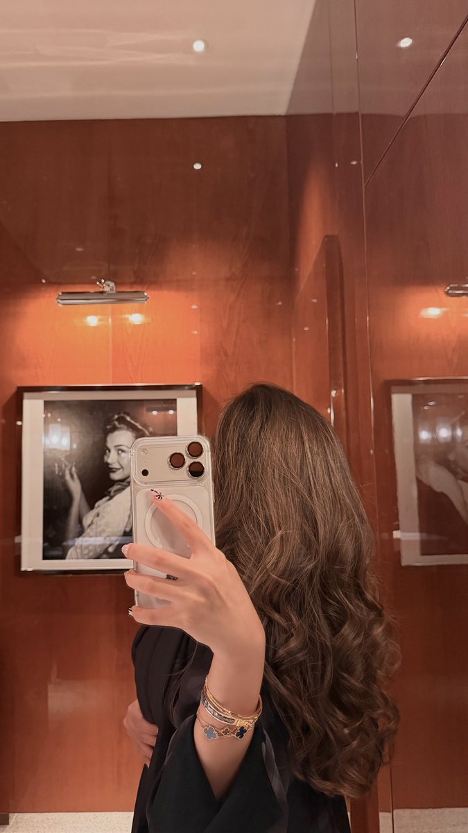 itsawjan's tweet photo. New hair color✨ https://t.co/U4jfdb55Hz