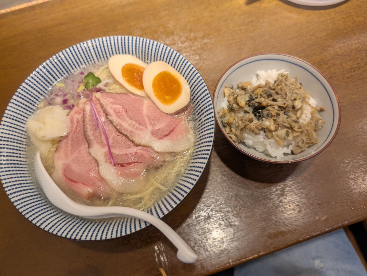 Beelzebub0809's tweet photo. 京都 貝だし麺きた田 特製貝だし麺大盛りと貝のしぐれ煮ご飯 https://t.co/Fn6ENqrXBO