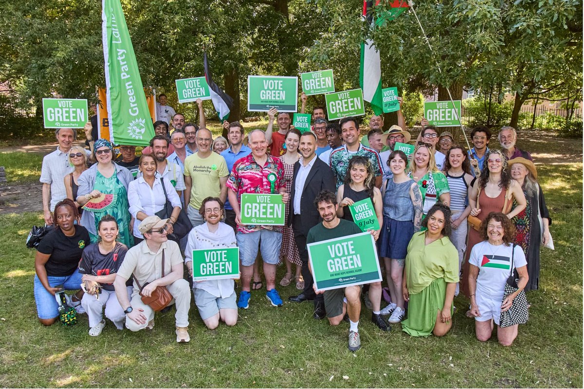 edwardclarke's tweet photo. @Martin_Abrams #VoteGreen in Clapham Park and Streatham St Leonards July 9th! 🙂💚 https://t.co/P1DSx45Dw3