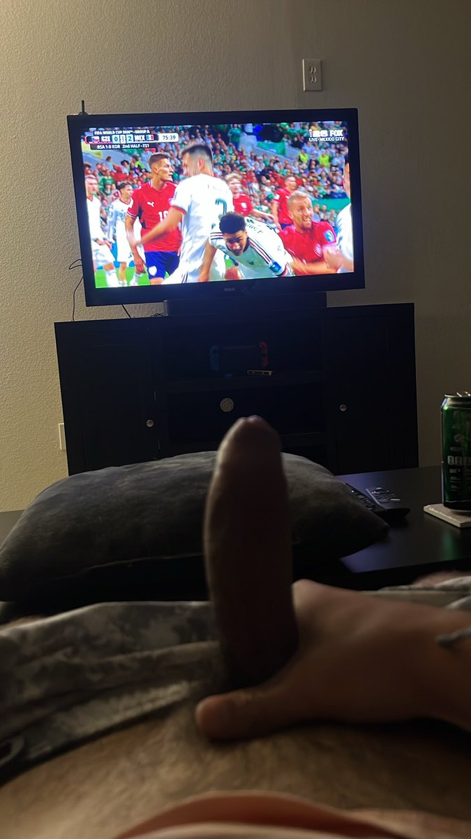 Michaelk428's tweet photo. Cum watch the World Cup with me! Let’s see how long we can go in the game without getting distracted😉 HMU if you wanna come over and have some fun! @CuckList1 
#nsfw #phxmeet #az #glendale #tempe #phoenix #WorldCup https://t.co/B9leSK3jCm