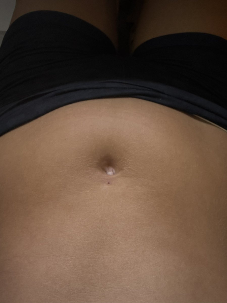 Cath_150's tweet photo. took my piercing out to see how it looks 😛 #belly #growlingsounds #stomachgurgling #bellyfetish #bellycontent #digestion #bellyfetish #digestionfetish #paypig #bellybutton #telegram #onlyfanscreator https://t.co/4cJE7piymP